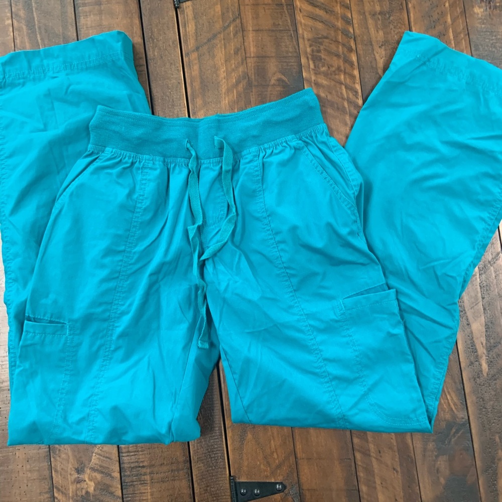 Women’s scrub bottoms